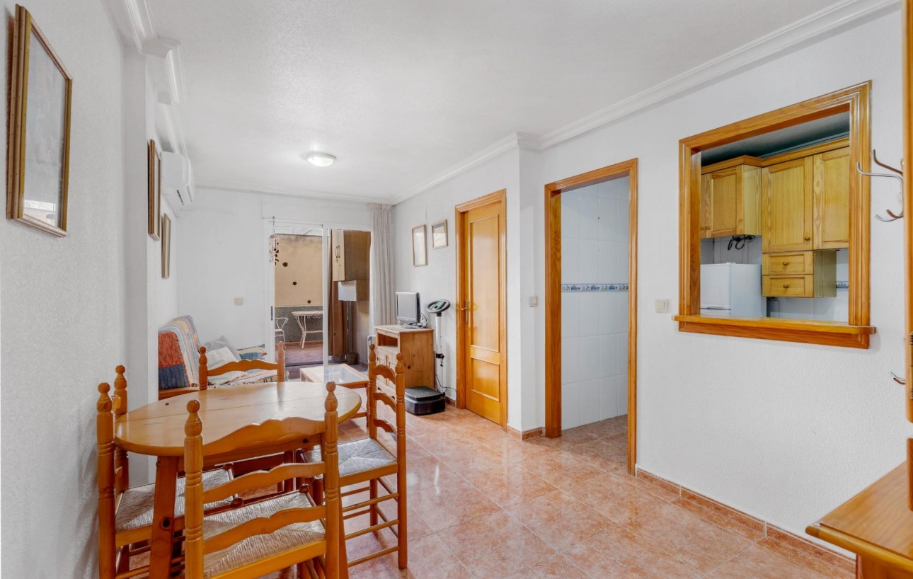 Resale - Planta baja - Torrevieja - Estacion de autobuses