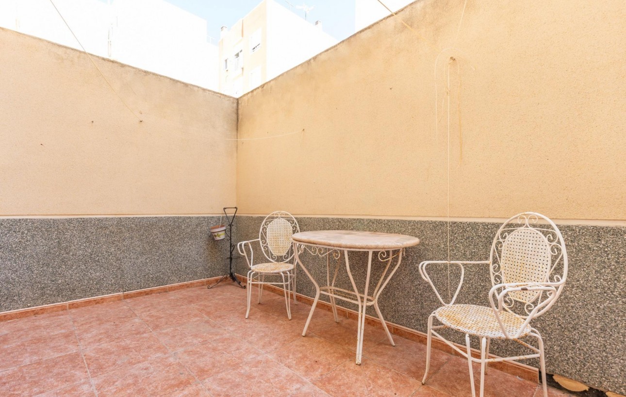 Resale - Planta baja - Torrevieja - Estacion de autobuses