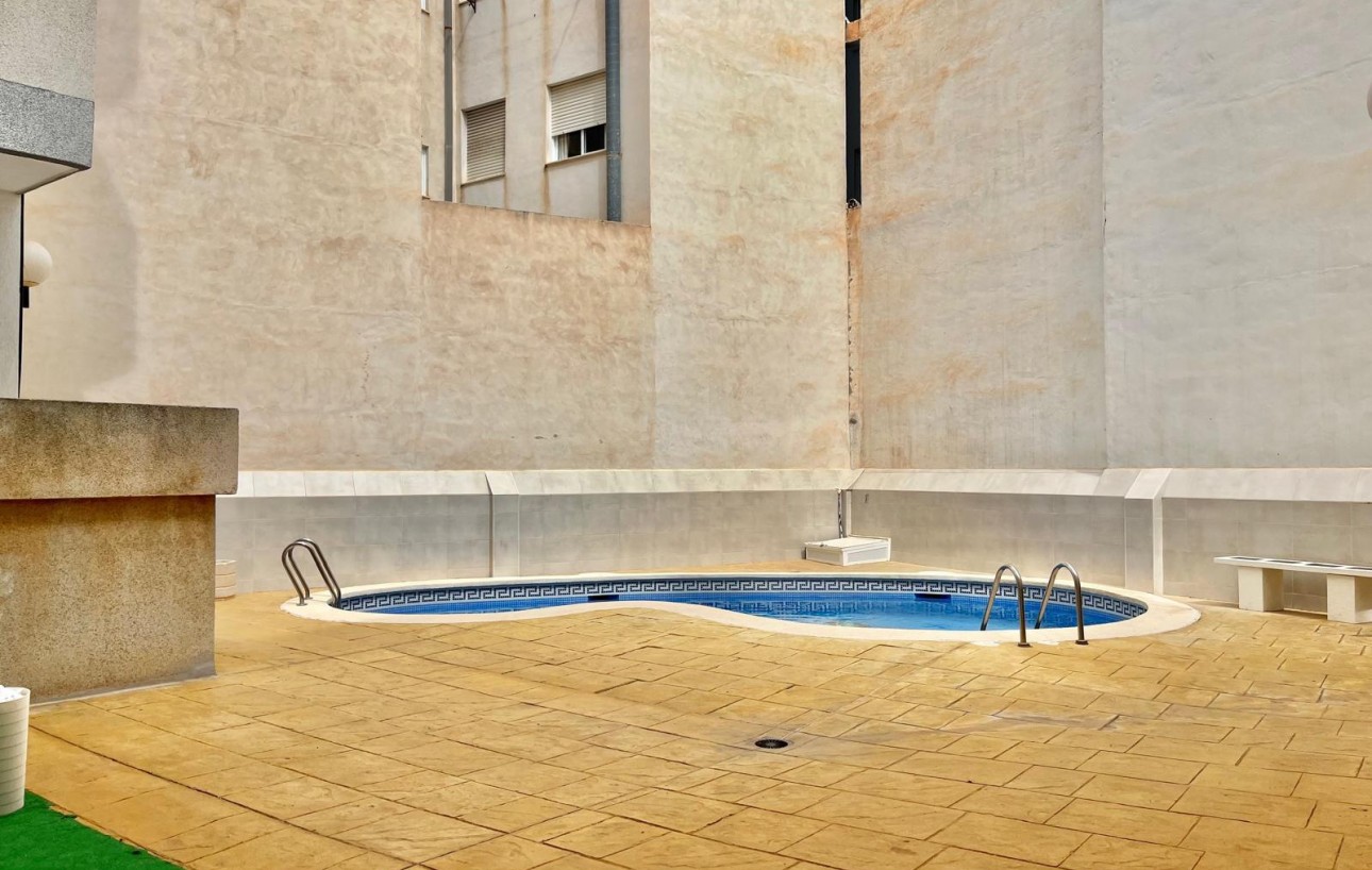 Sale - Apartment - Torrevieja - Habaneras