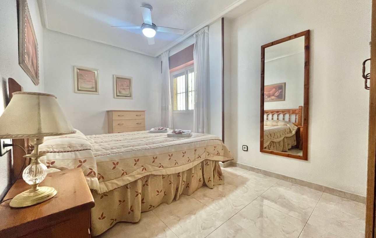 Sale - Apartment - Torrevieja - Habaneras