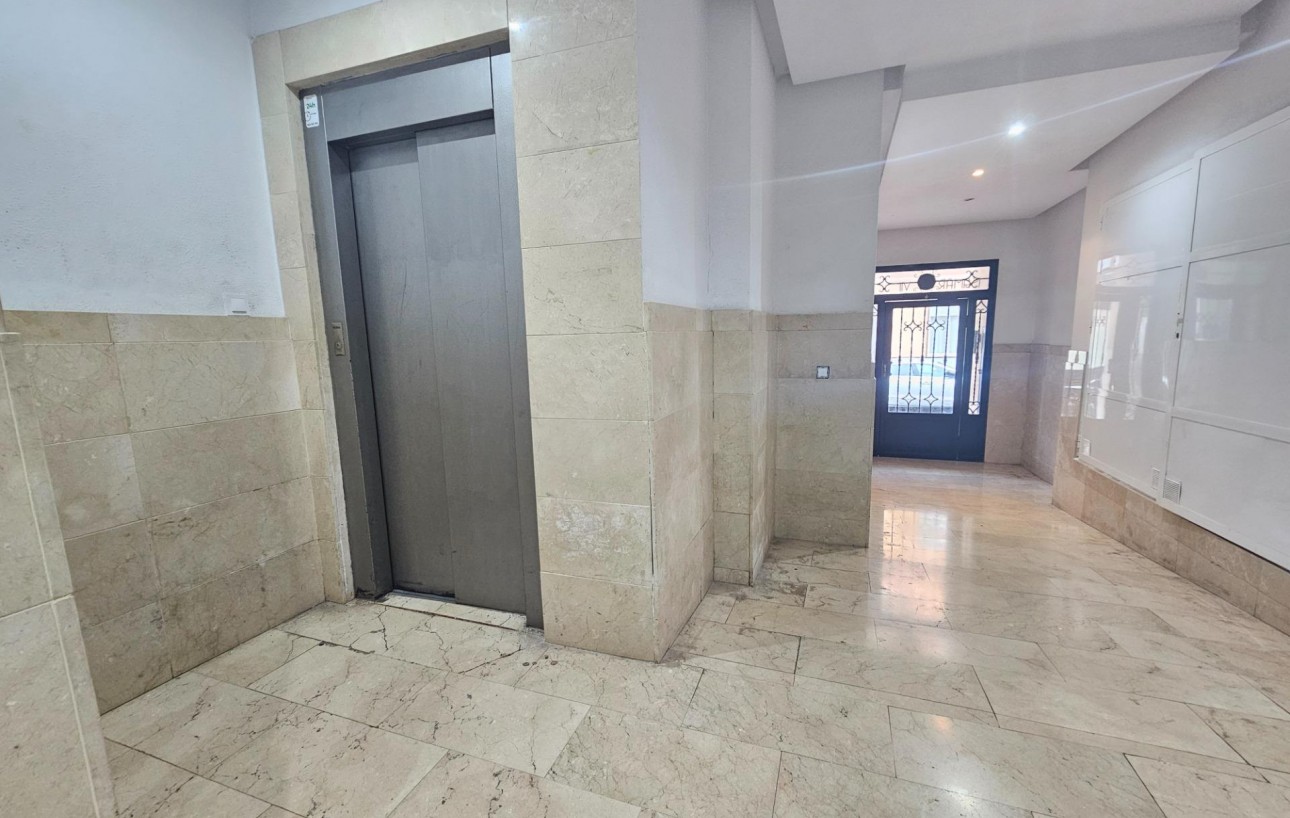 Revente - Appartement - Torrevieja - Centro