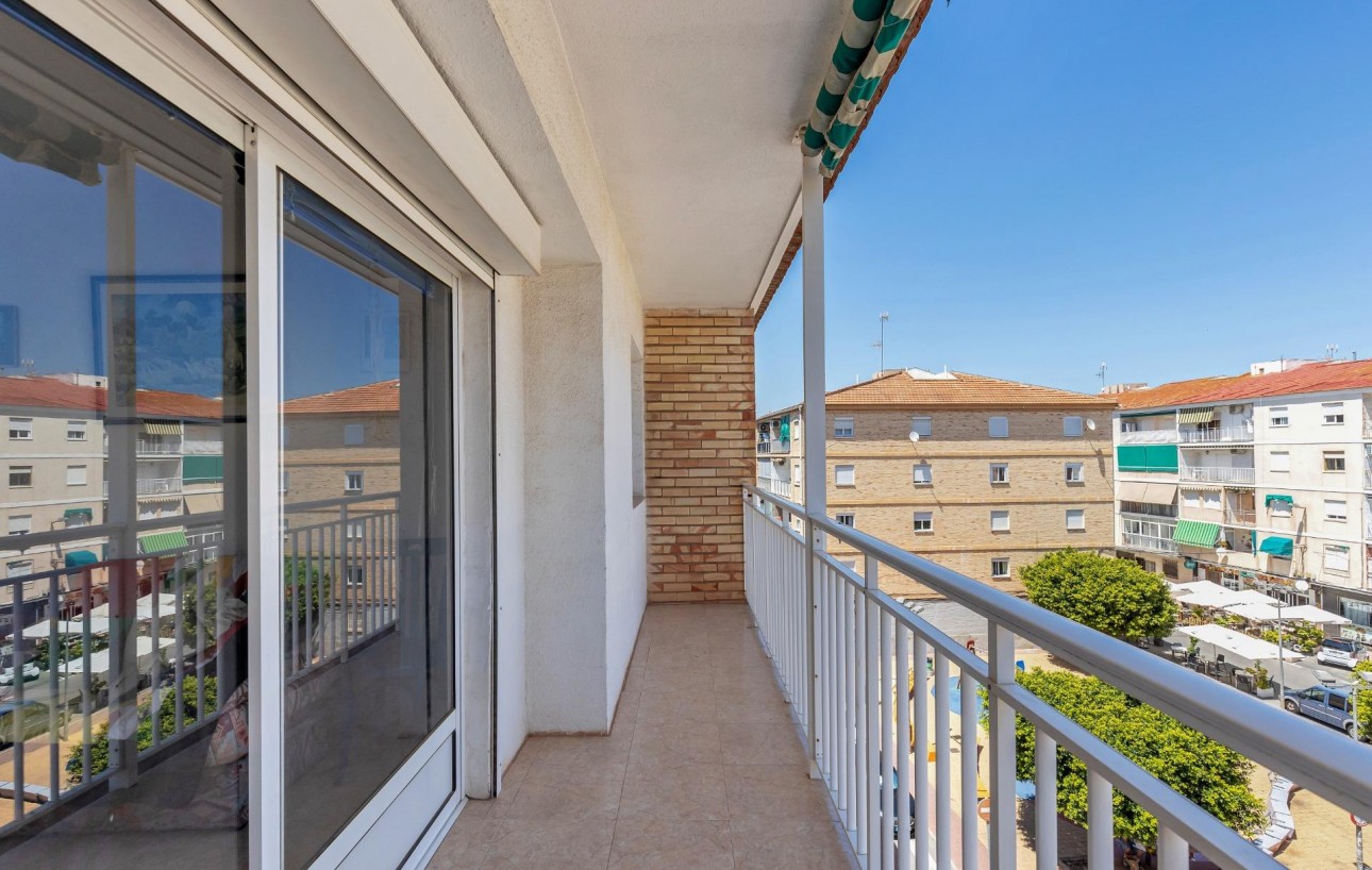 Resale - Lägenhet - Torrevieja - Playa del cura