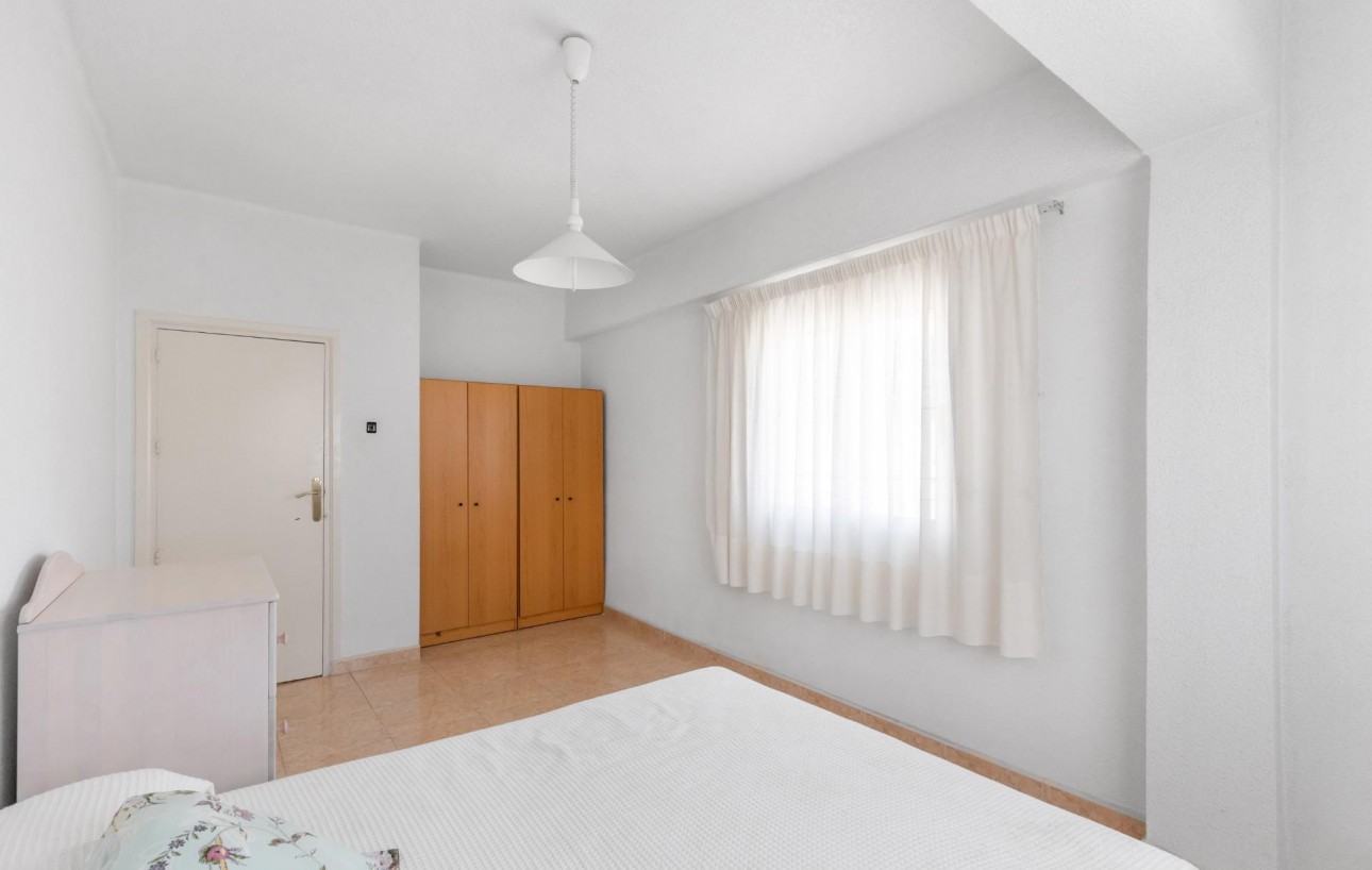 Resale - Lägenhet - Torrevieja - Playa del cura