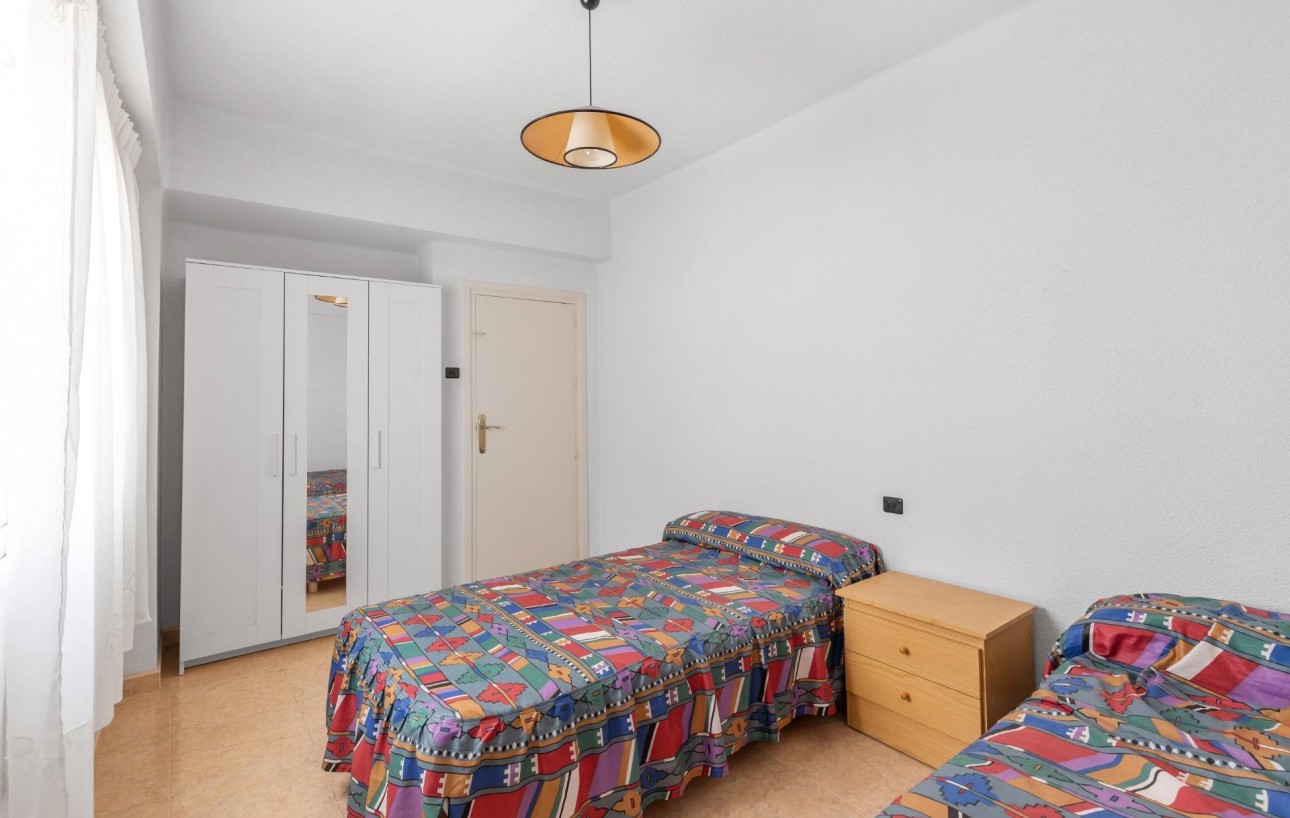 Resale - Lägenhet - Torrevieja - Playa del cura