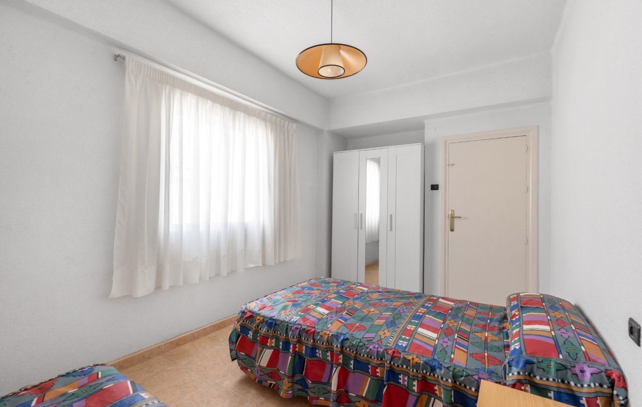 Resale - Lägenhet - Torrevieja - Playa del cura