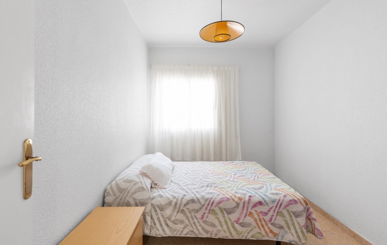 Resale - Lägenhet - Torrevieja - Playa del cura