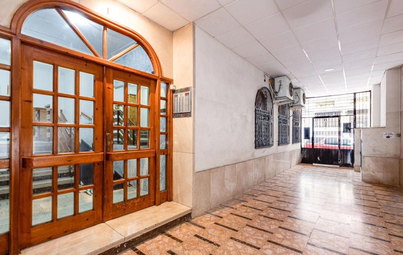 Resale - Wohnung - Torrevieja - Centro