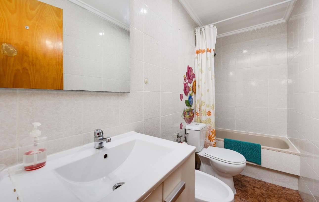 Resale - Wohnung - Torrevieja - Centro