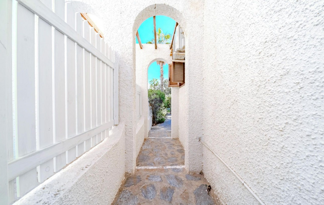 Sale - Chalet - Orihuela Costa - La Zenia
