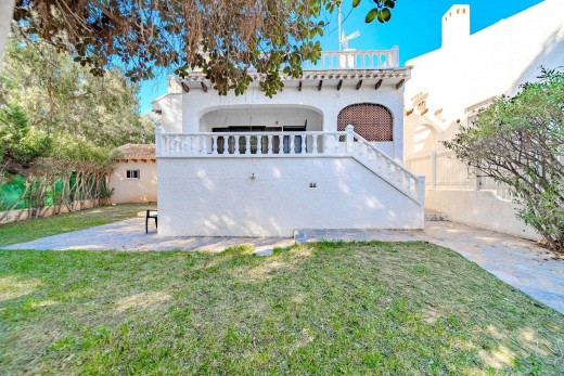 Sale - Chalet - Orihuela Costa - La Zenia