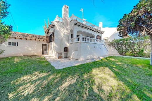 Sale - Chalet - Orihuela Costa - La Zenia