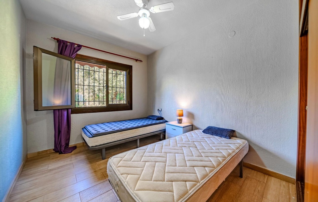 Sale - Chalet - Orihuela Costa - La Zenia