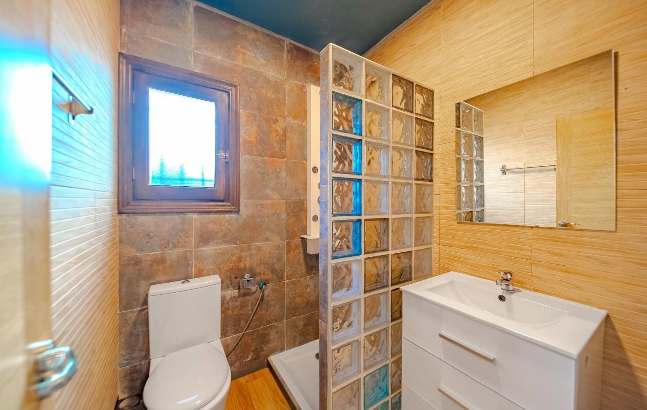 Sale - Chalet - Orihuela Costa - La Zenia