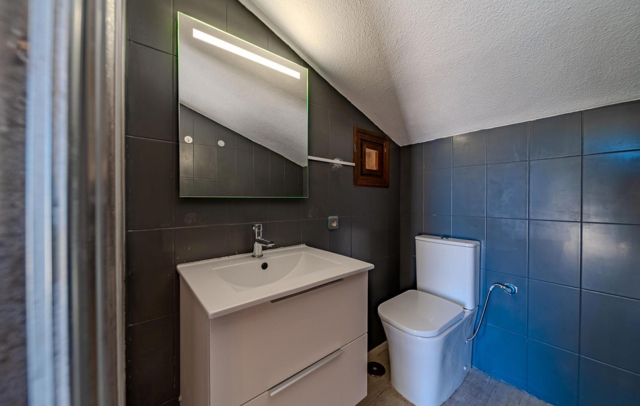 Sale - Chalet - Orihuela Costa - La Zenia