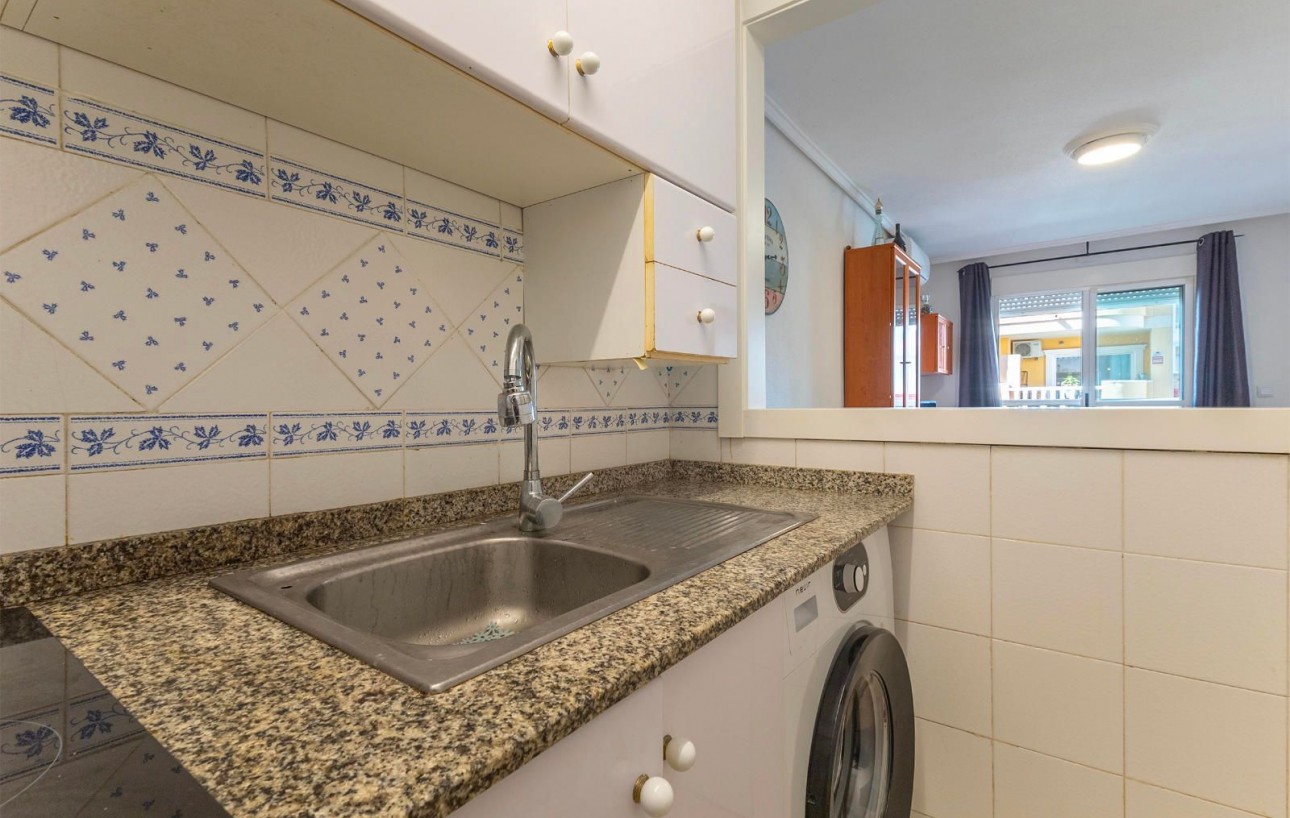 Resale - Lägenhet - Torrevieja - Playa del cura