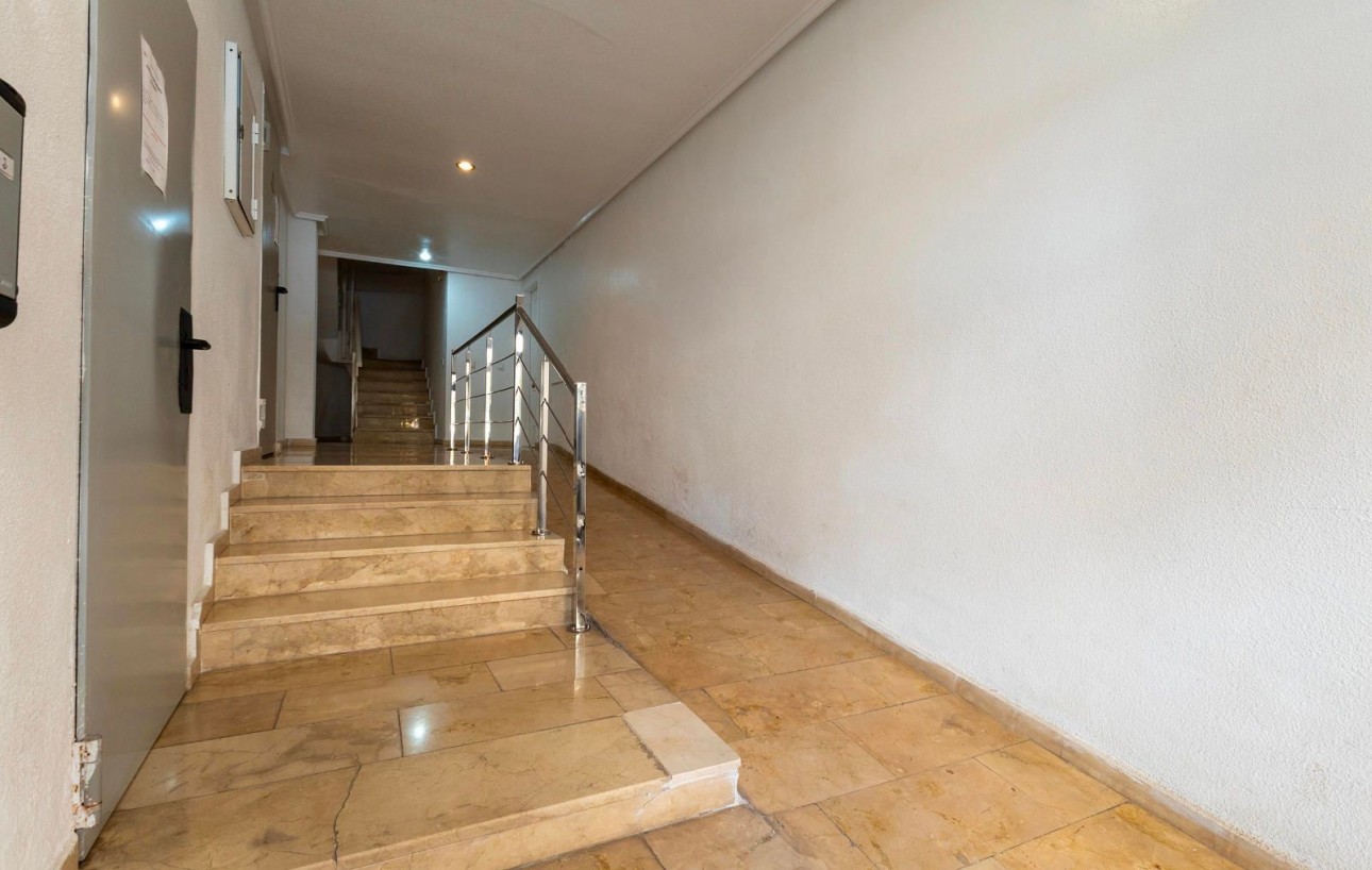 Resale - Lägenhet - Torrevieja - Playa del cura