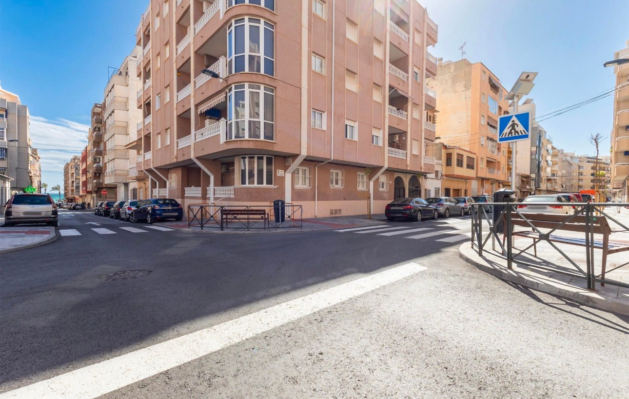 Resale - Lägenhet - Torrevieja - Playa del cura