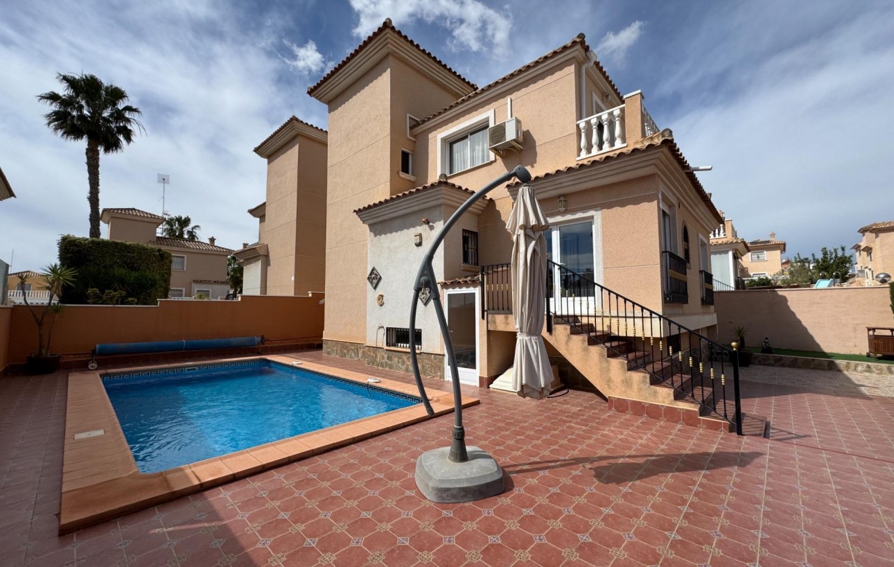 Sale - Villa - Orihuela Costa - Los Balcones