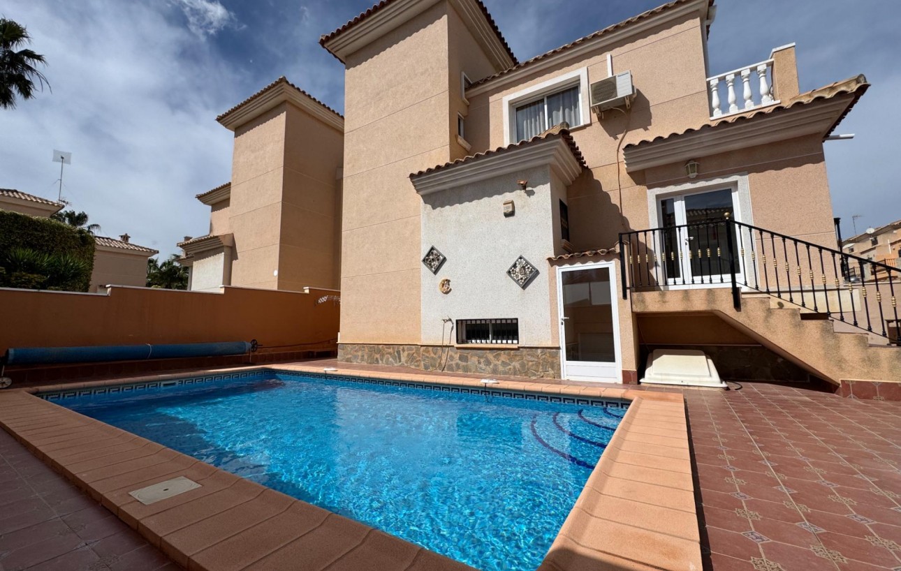 Sale - Villa - Orihuela Costa - Los Balcones
