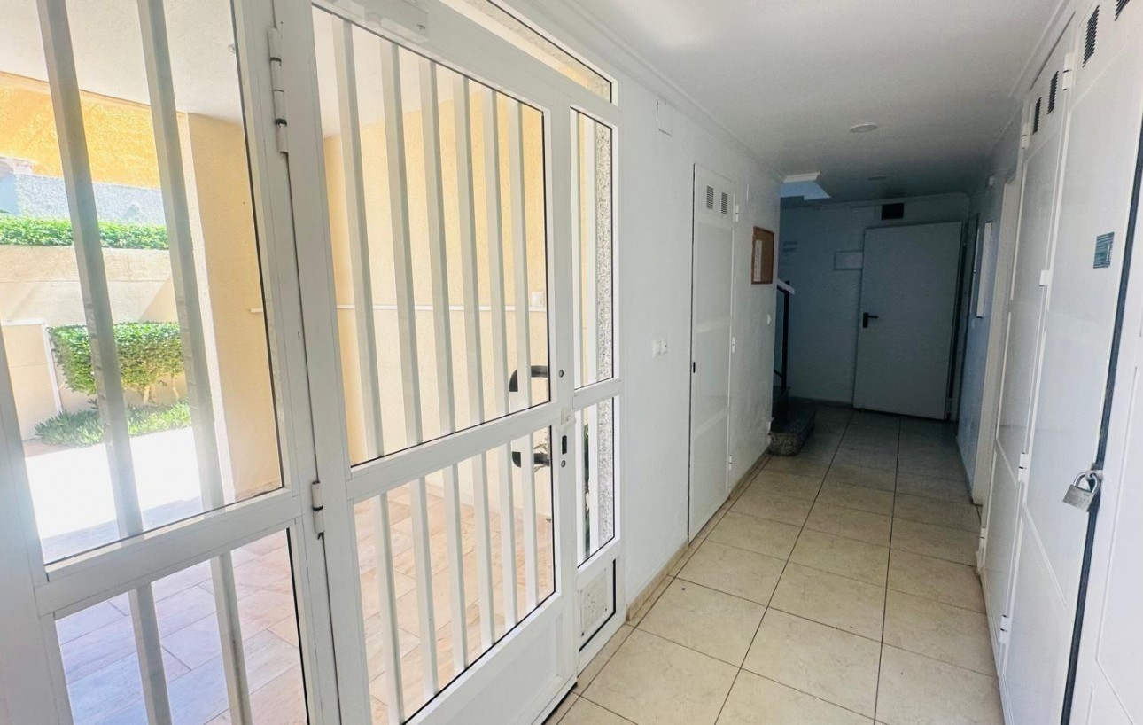 Resale - Piso - Torrevieja - Nueva Torrevieja