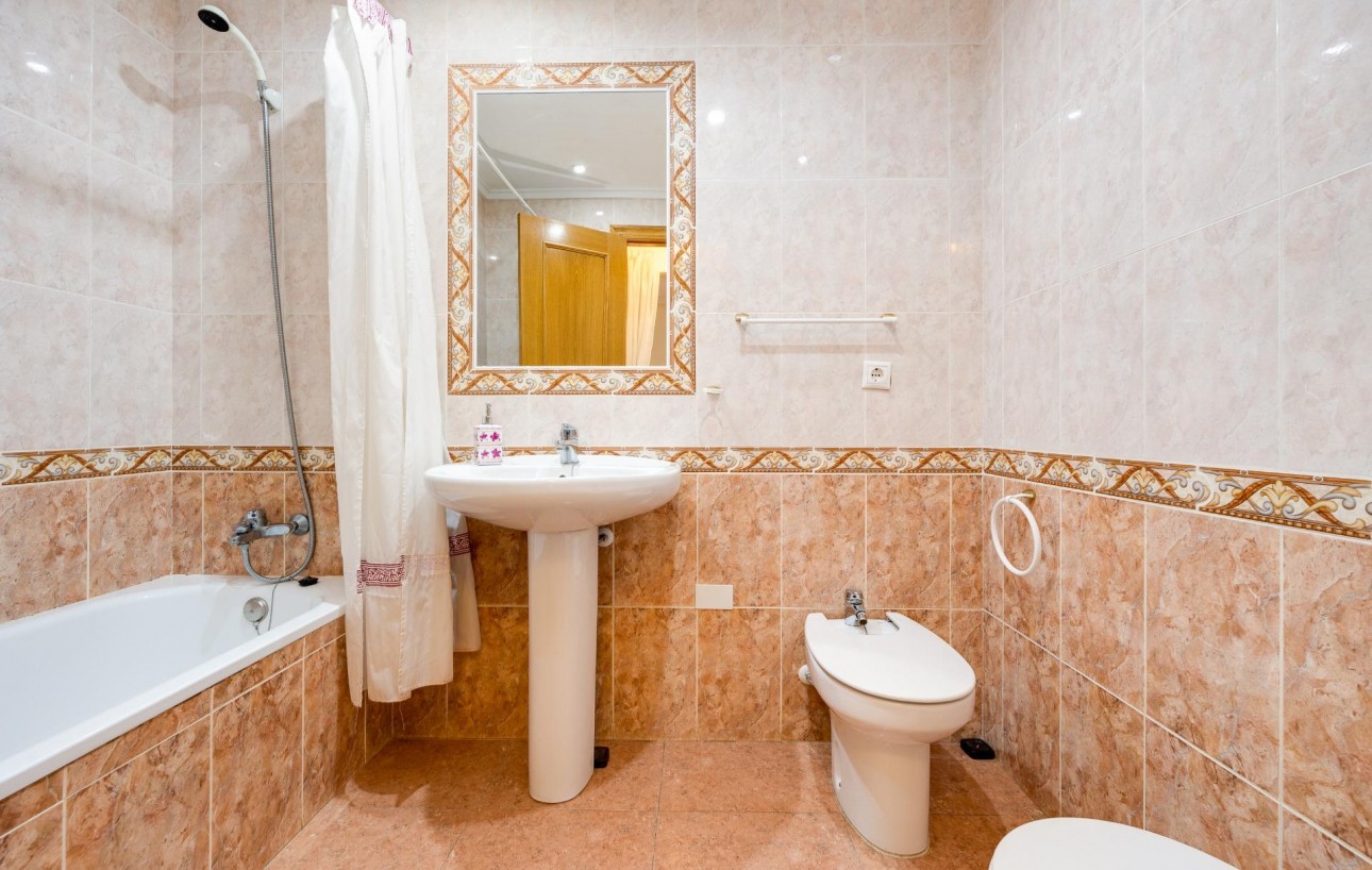 Resale - Lägenhet - Torrevieja - Playa de los locos