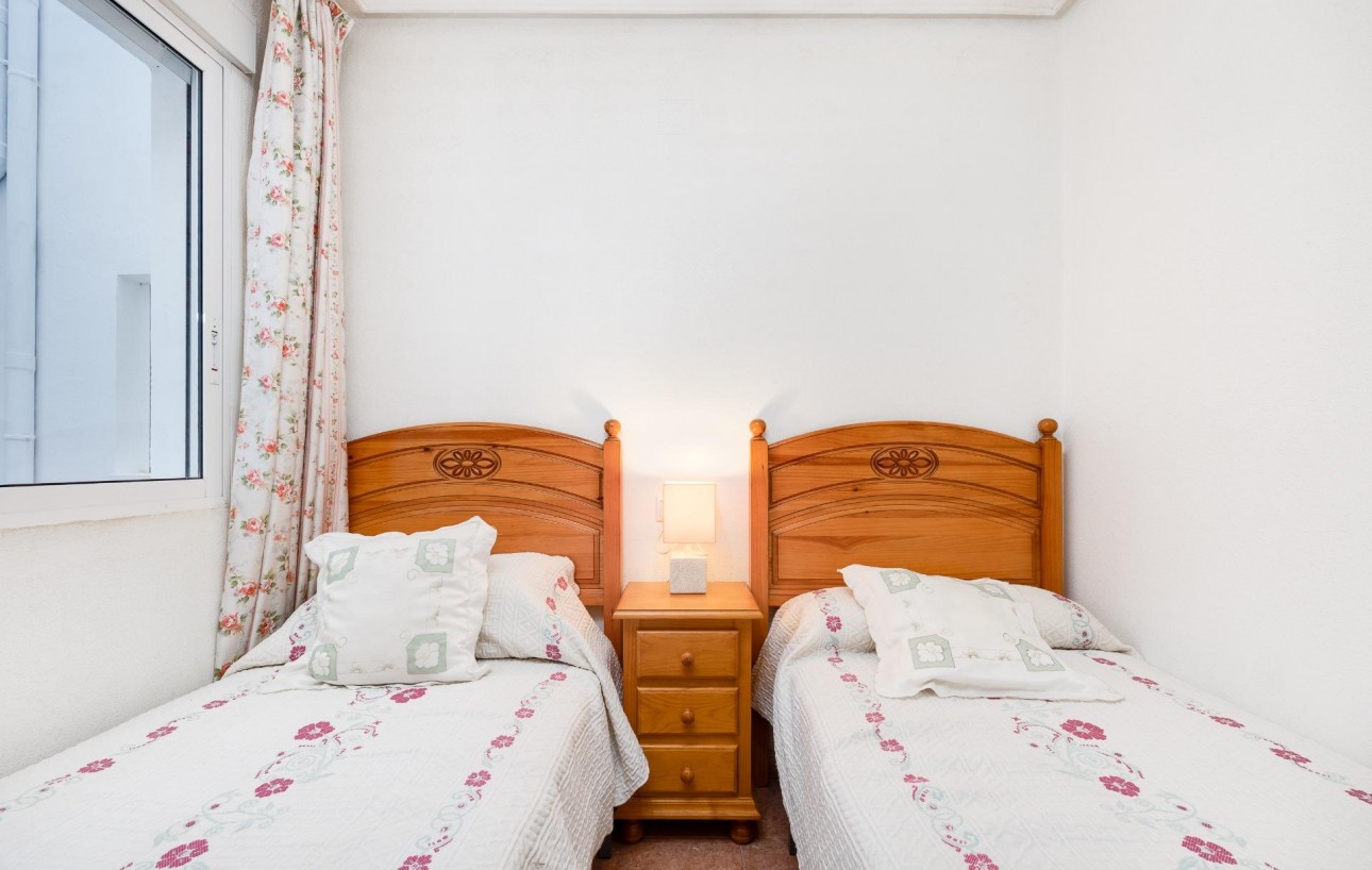 Resale - Lägenhet - Torrevieja - Playa de los locos