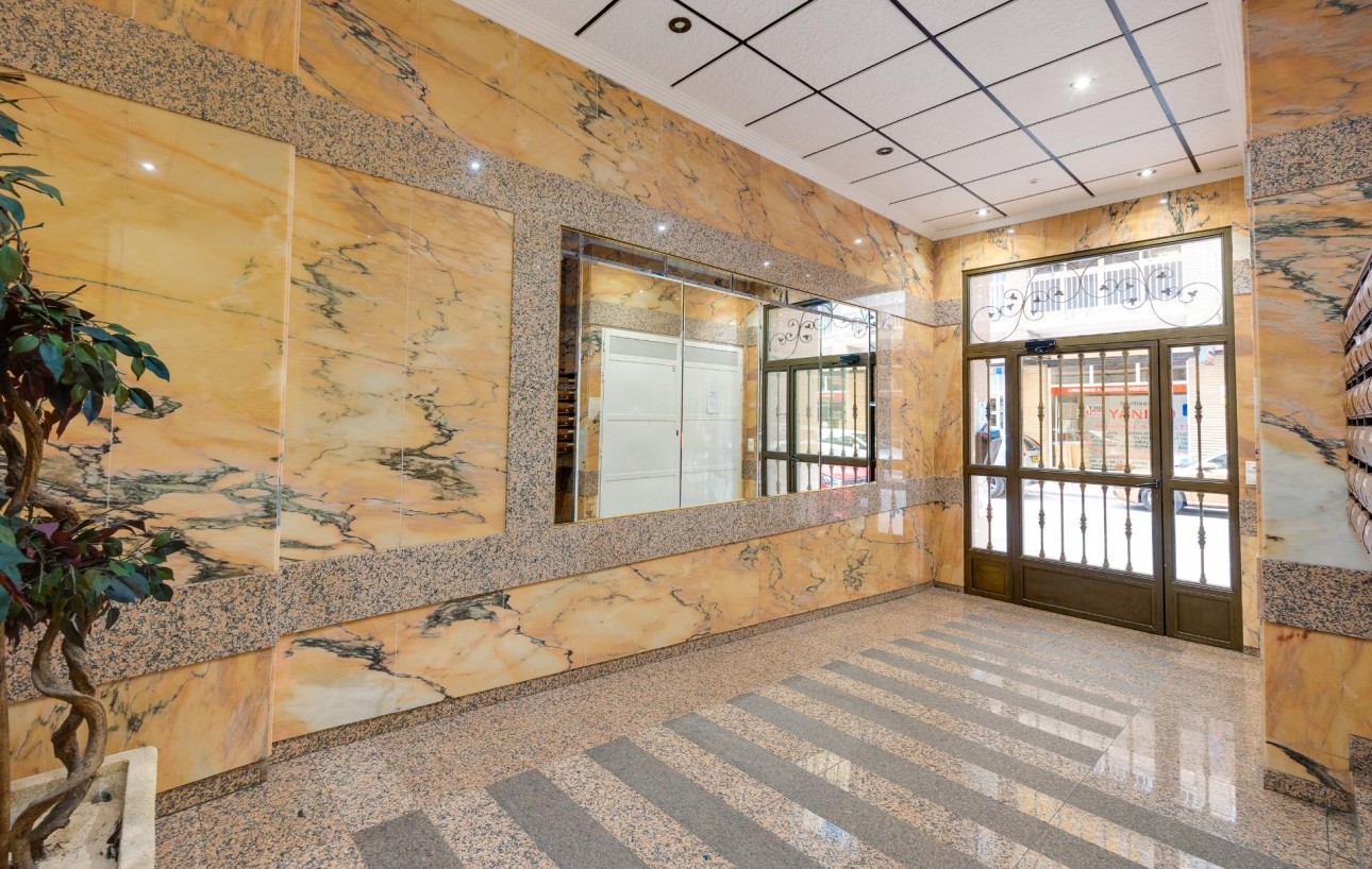 Resale - Lägenhet - Torrevieja - Playa de los locos