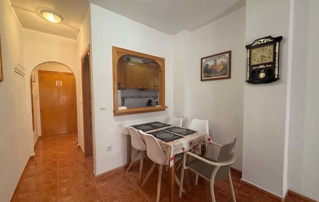 Resale - Lägenhet - Torrevieja - Playa de los locos