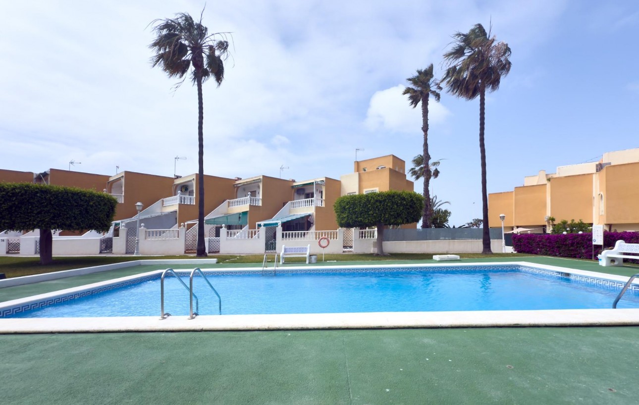 Sale - Bungalow - Torrevieja - Torreblanca
