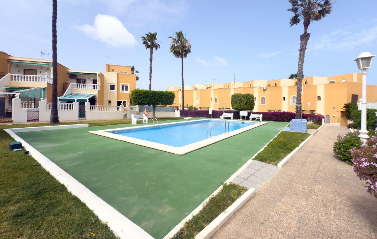 Sale - Bungalow - Torrevieja - Torreblanca