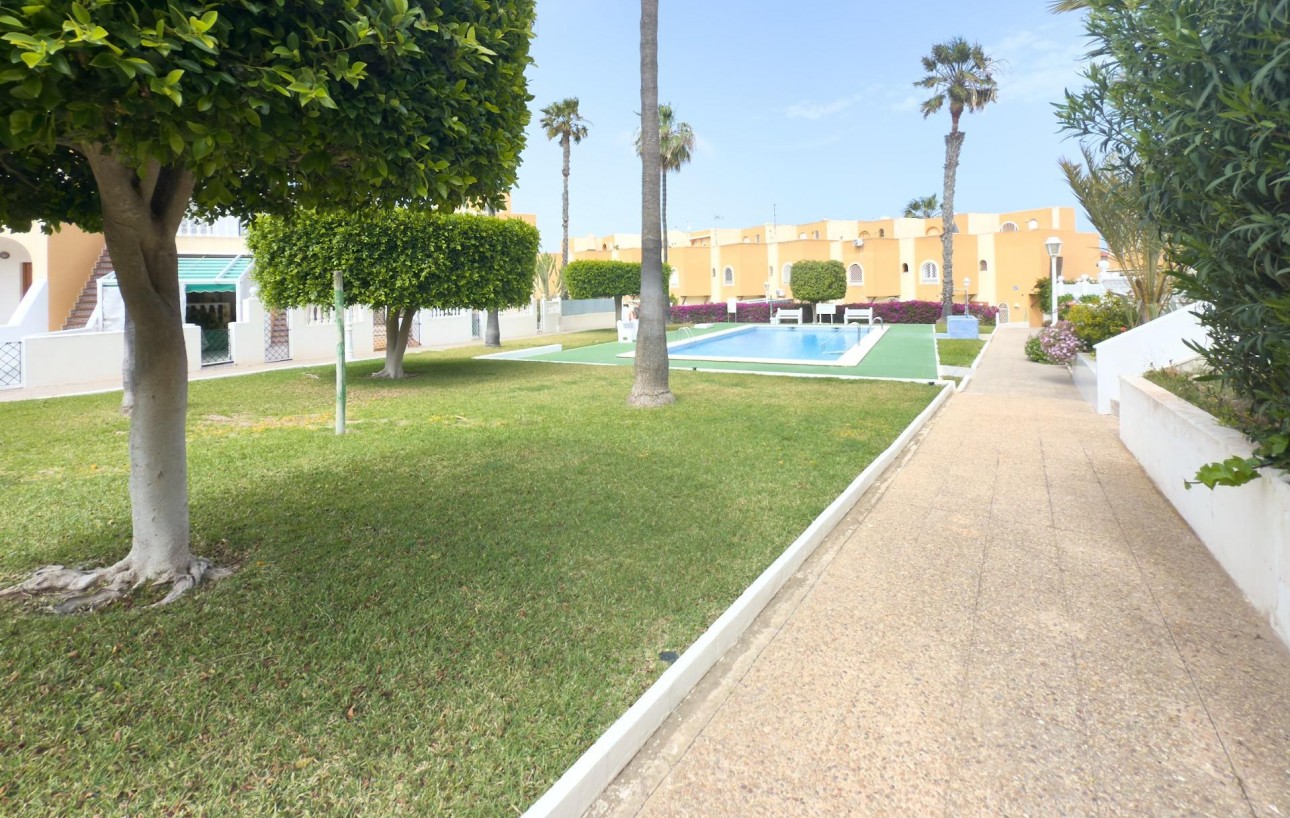 Sale - Bungalow - Torrevieja - Torreblanca