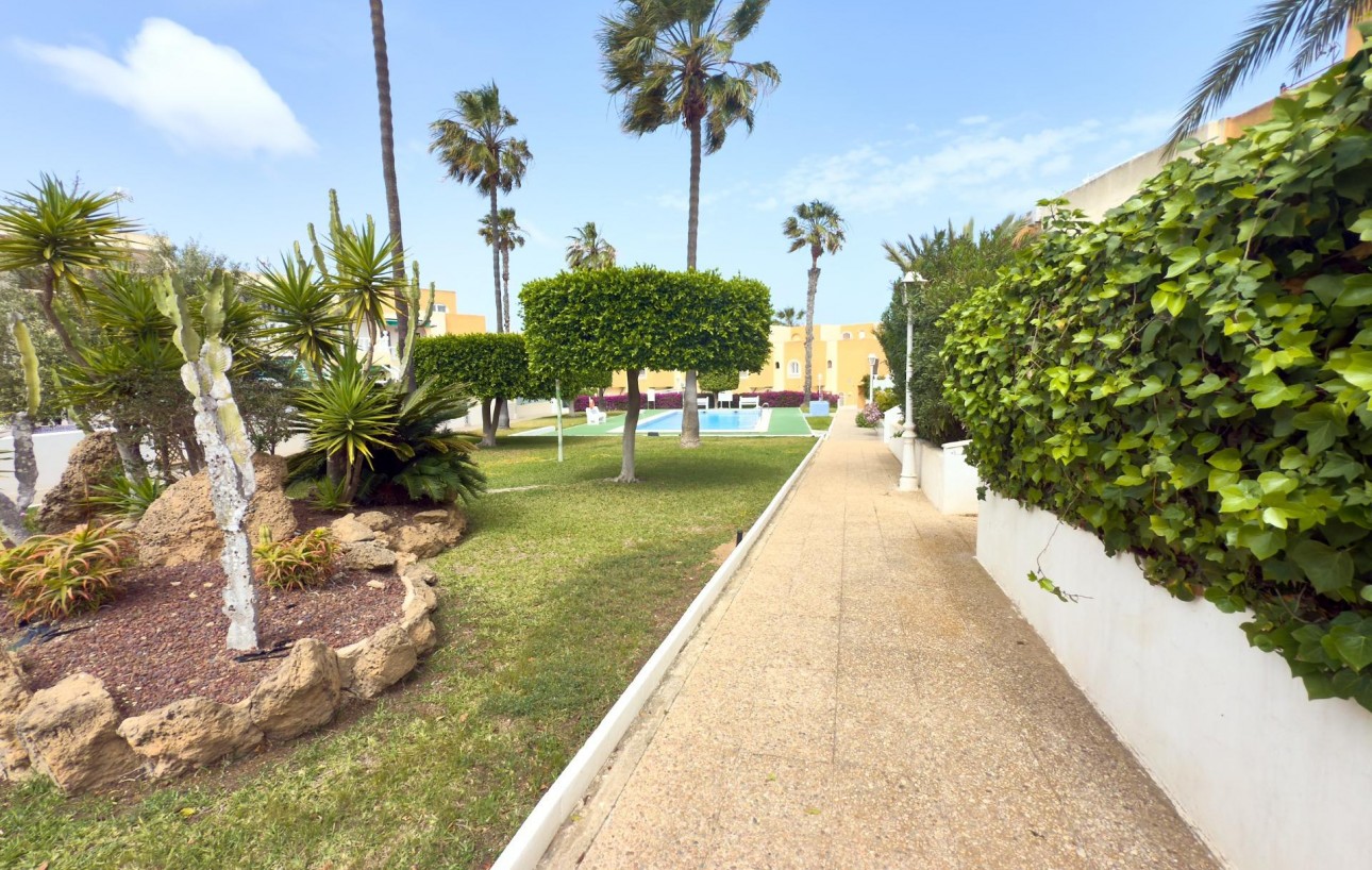 Sale - Bungalow - Torrevieja - Torreblanca