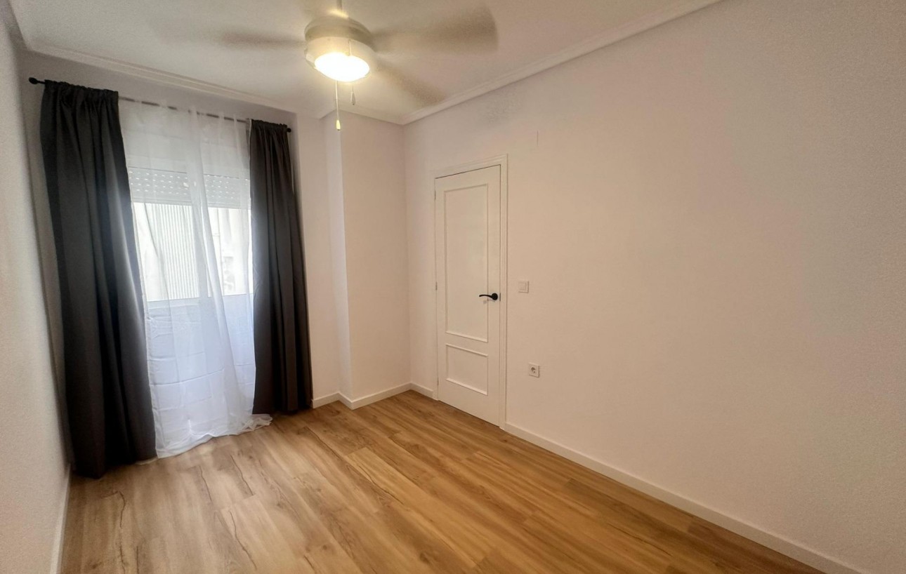 Revente - Appartement - Torrevieja - Centro