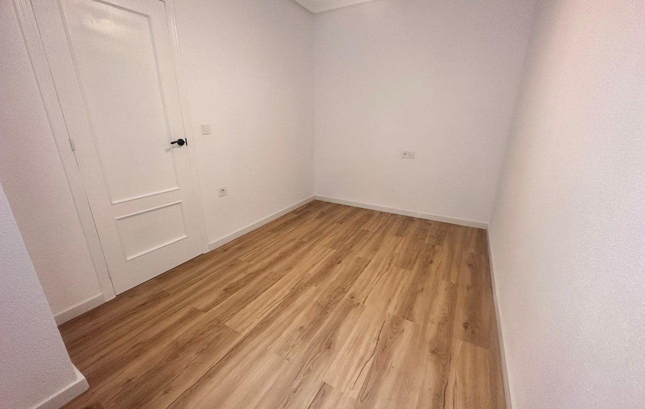 Revente - Appartement - Torrevieja - Centro