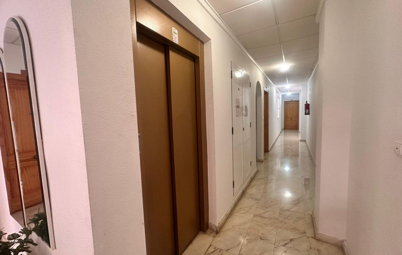Revente - Appartement - Torrevieja - Centro