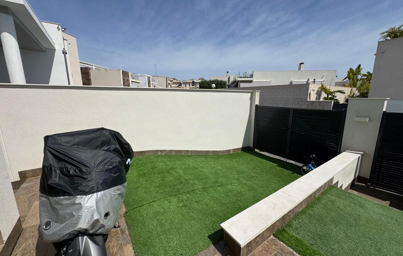 Sale - Chalet - Orihuela Costa - PAU 26