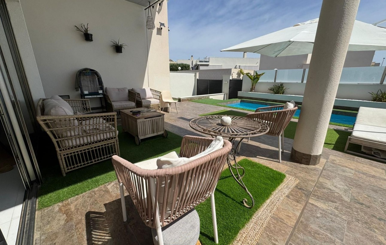Sale - Chalet - Orihuela Costa - PAU 26