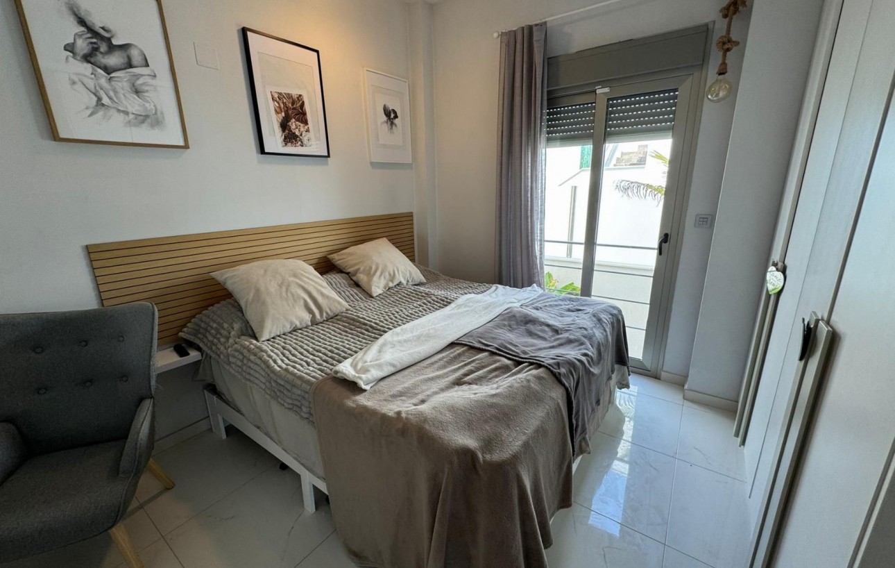Sale - Chalet - Orihuela Costa - PAU 26