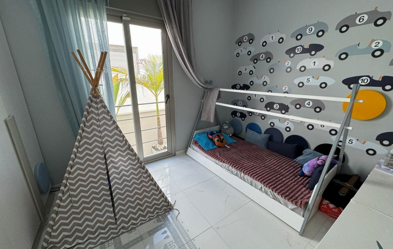 Sale - Chalet - Orihuela Costa - PAU 26