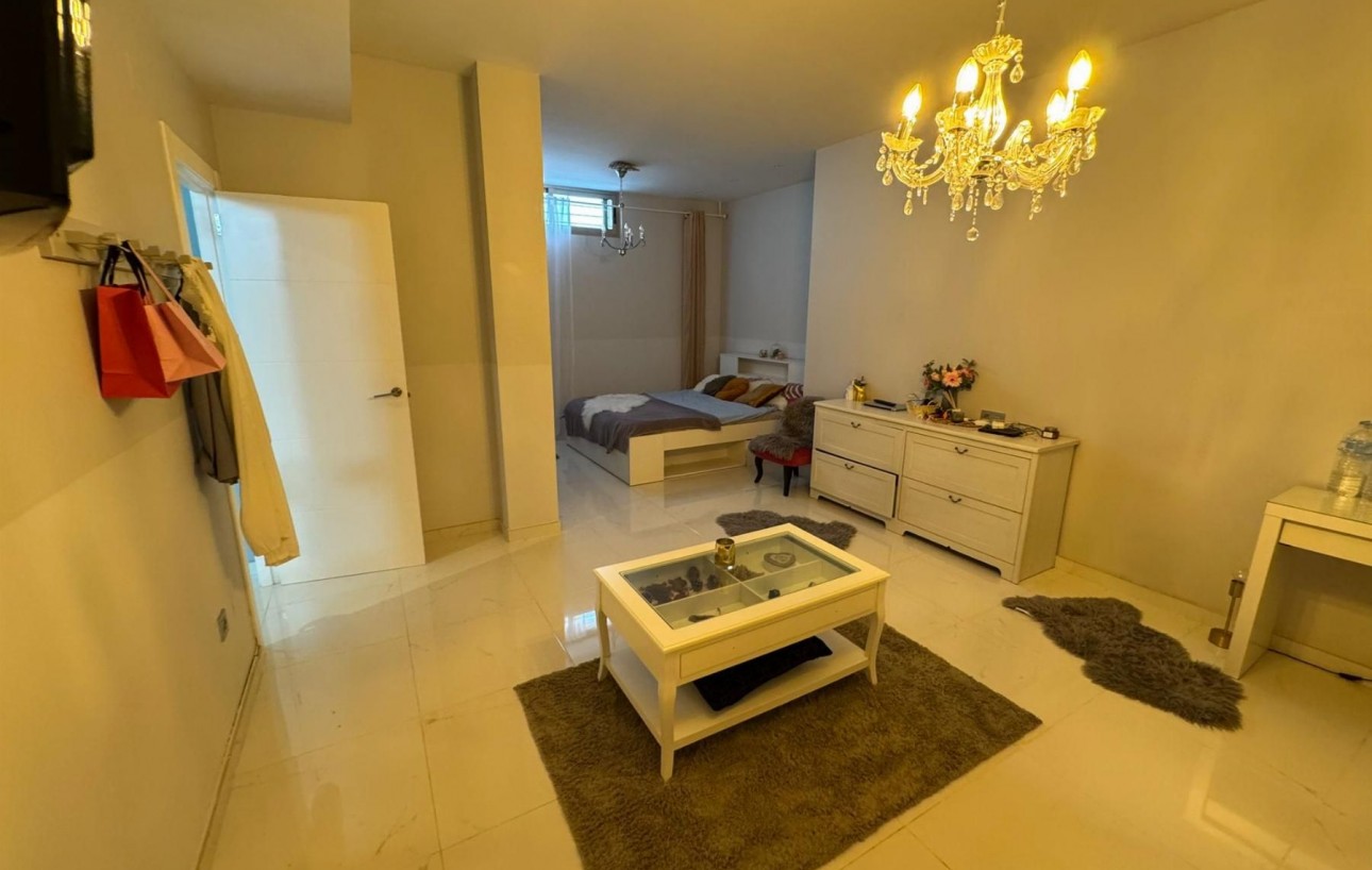 Sale - Chalet - Orihuela Costa - PAU 26