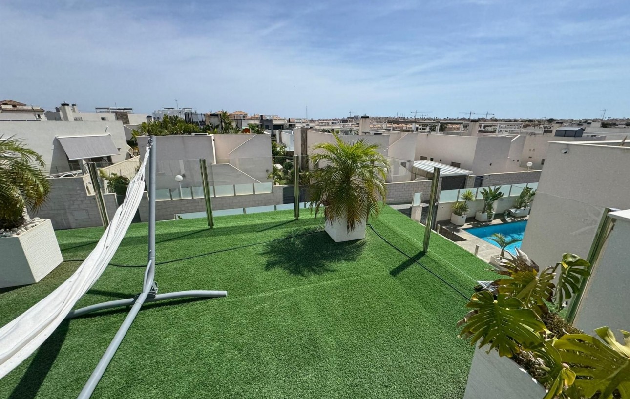 Sale - Chalet - Orihuela Costa - PAU 26