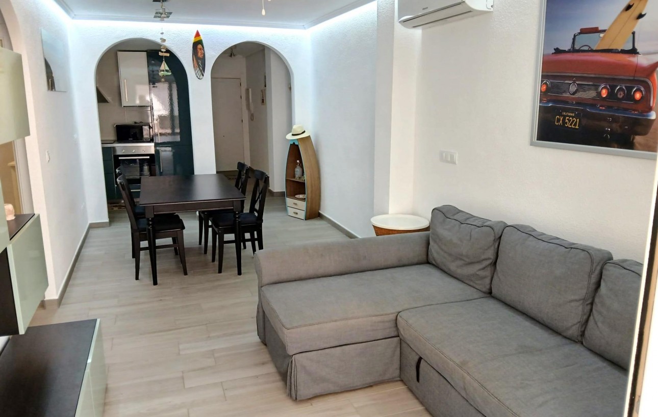 Resale - Lägenhet - Torrevieja - Playa del cura