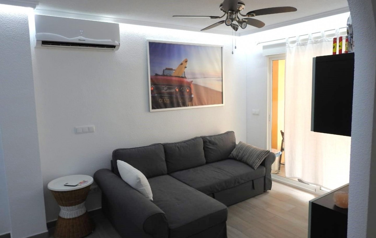 Resale - Lägenhet - Torrevieja - Playa del cura