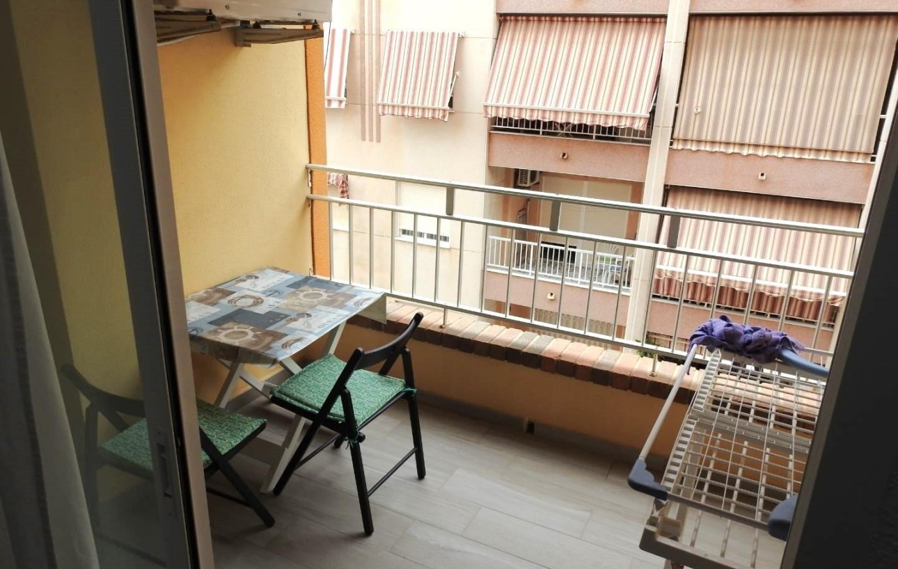 Resale - Lägenhet - Torrevieja - Playa del cura