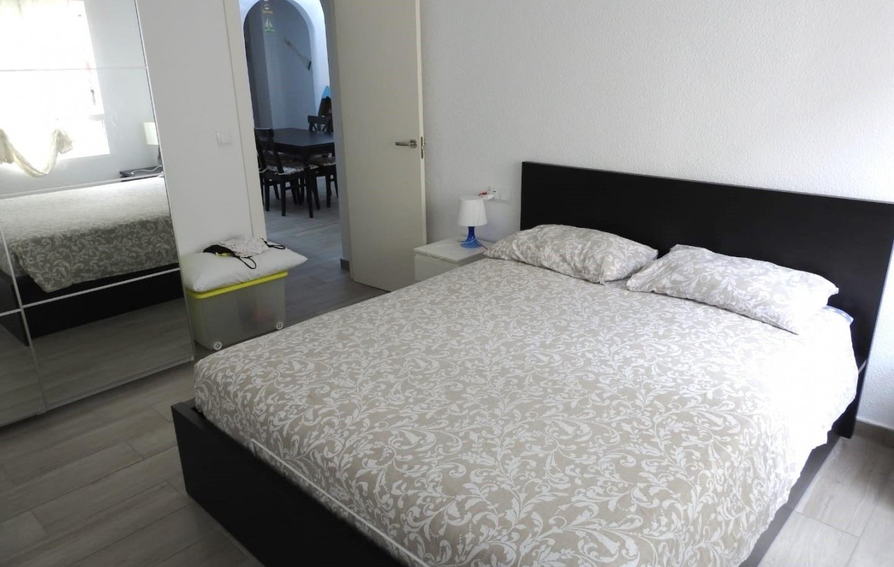 Resale - Lägenhet - Torrevieja - Playa del cura
