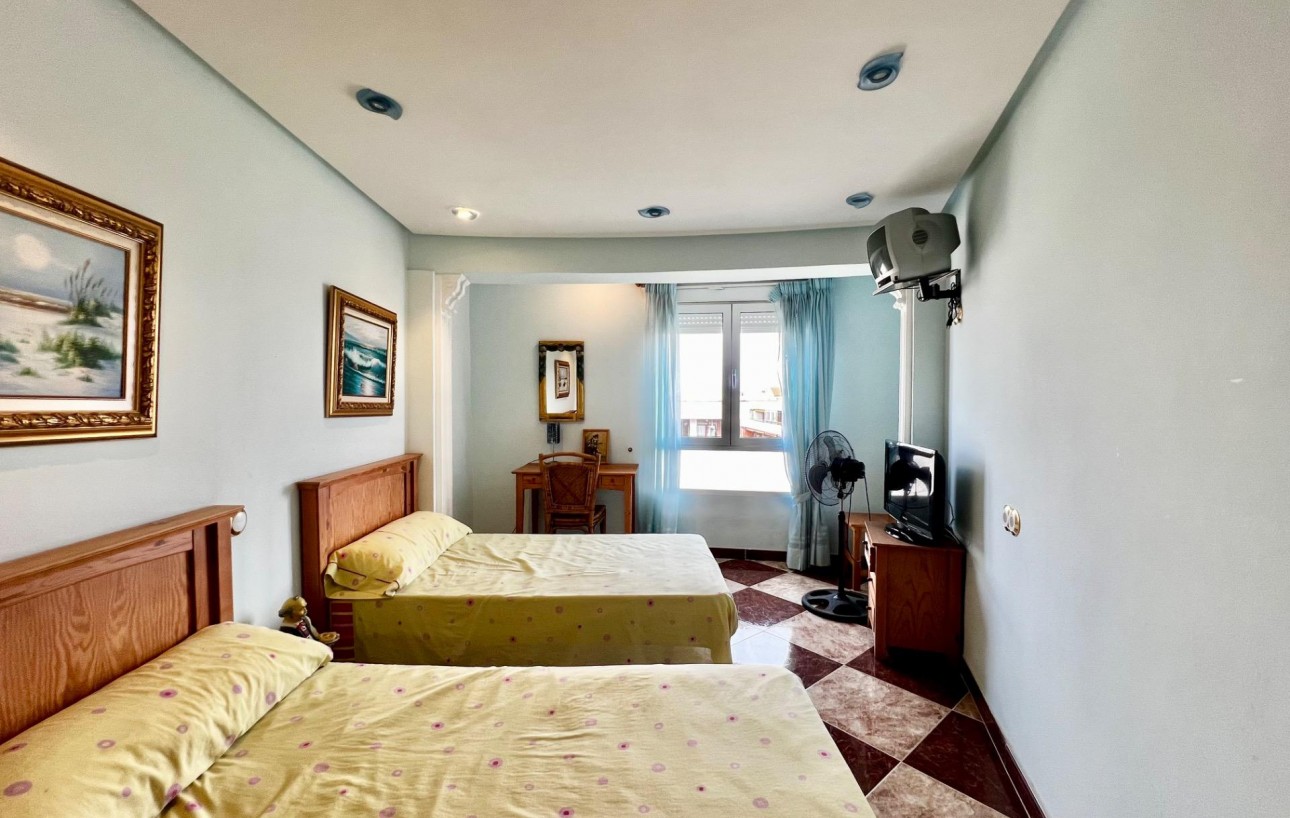 Resale - Lägenhet - Torrevieja - Acequion
