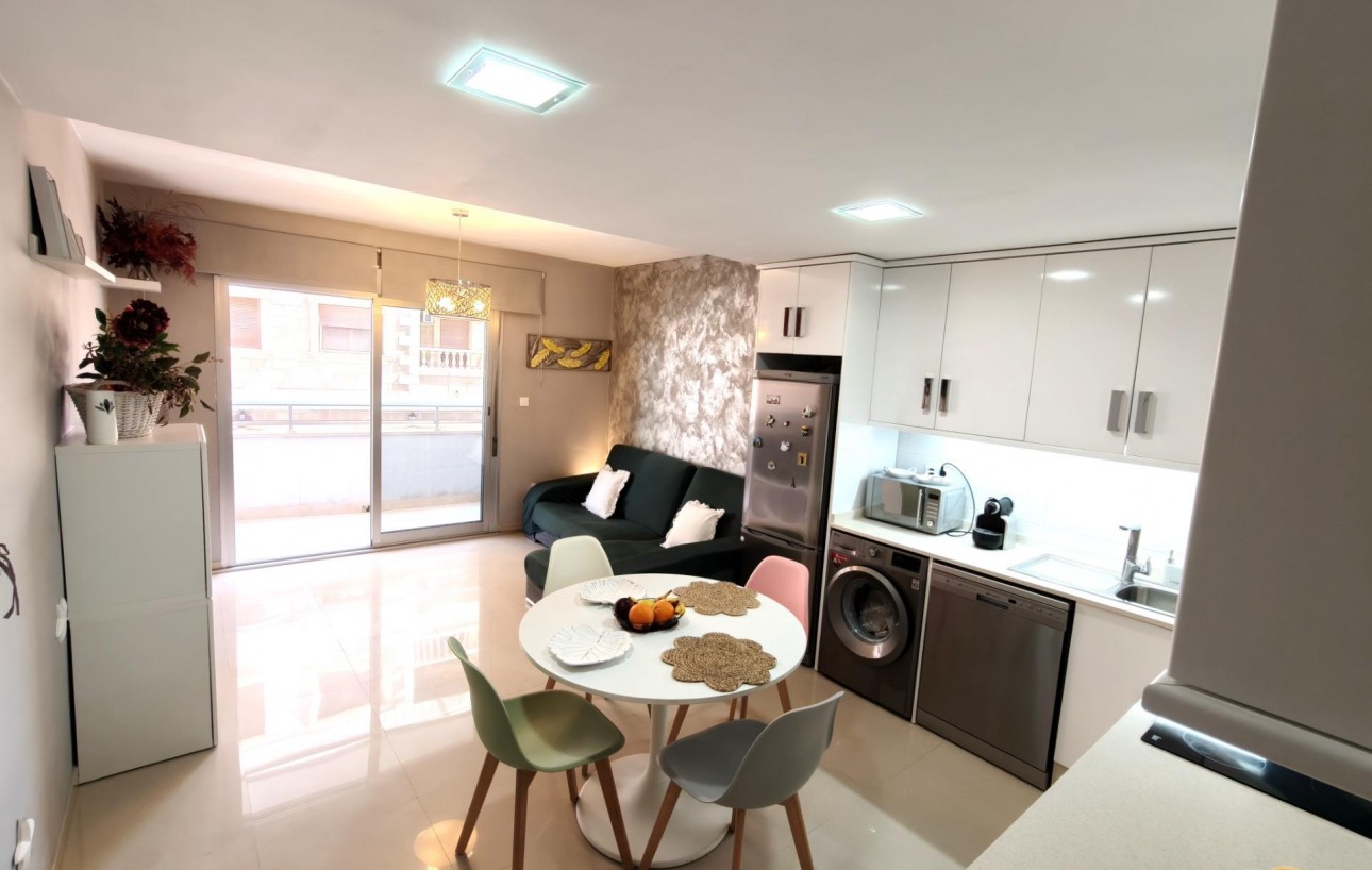 Venta - Apartamento - Torrevieja - Centro