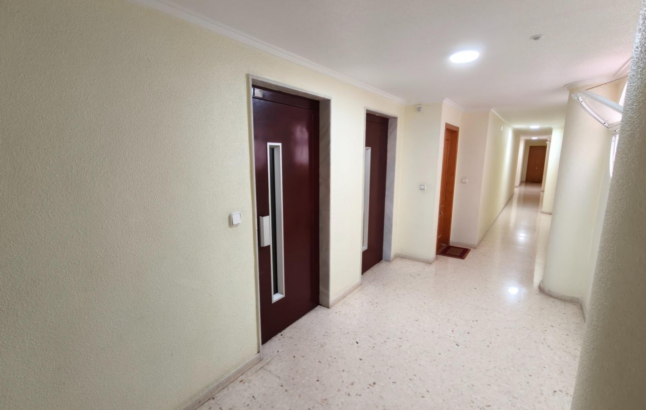 Resale - Wohnung - Torrevieja - Playa del cura