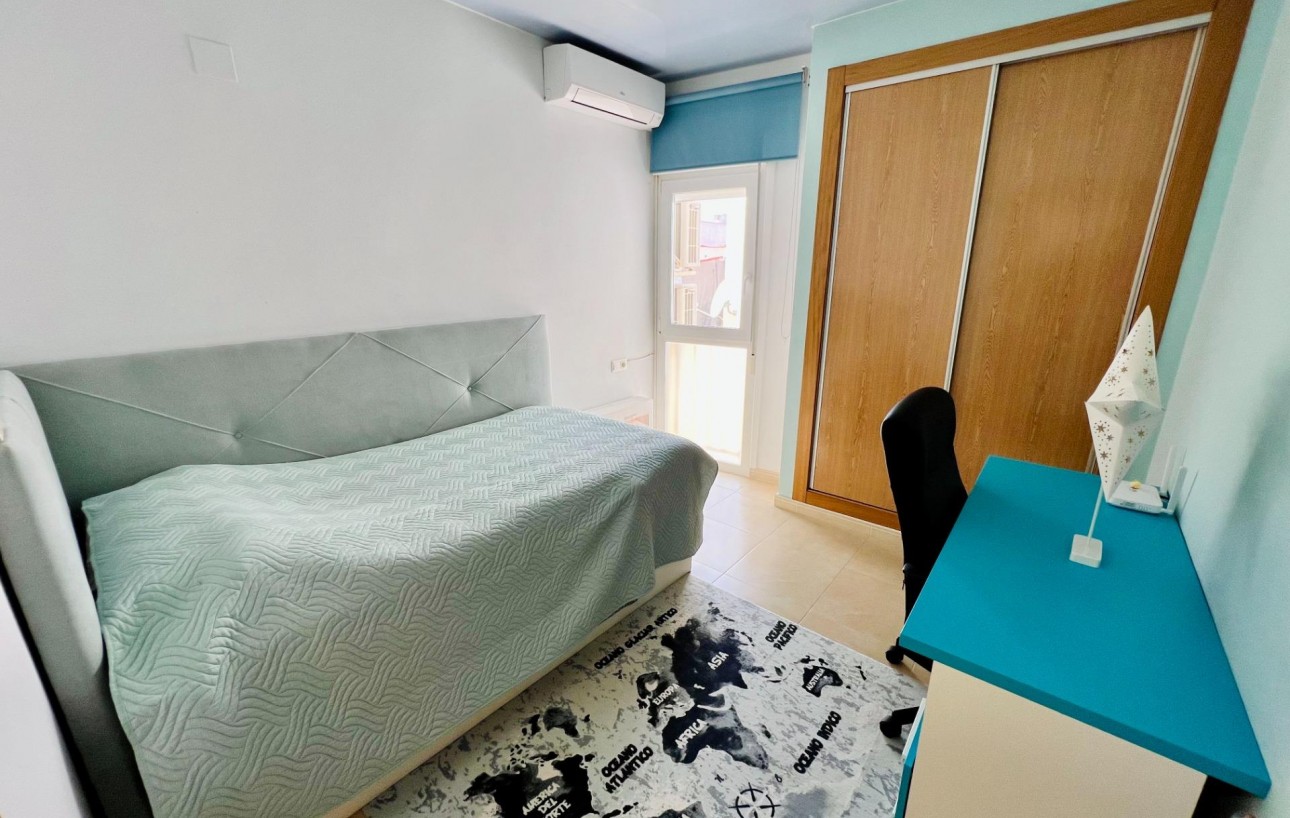 Resale - Penthouse - Torrevieja - Playa de los locos
