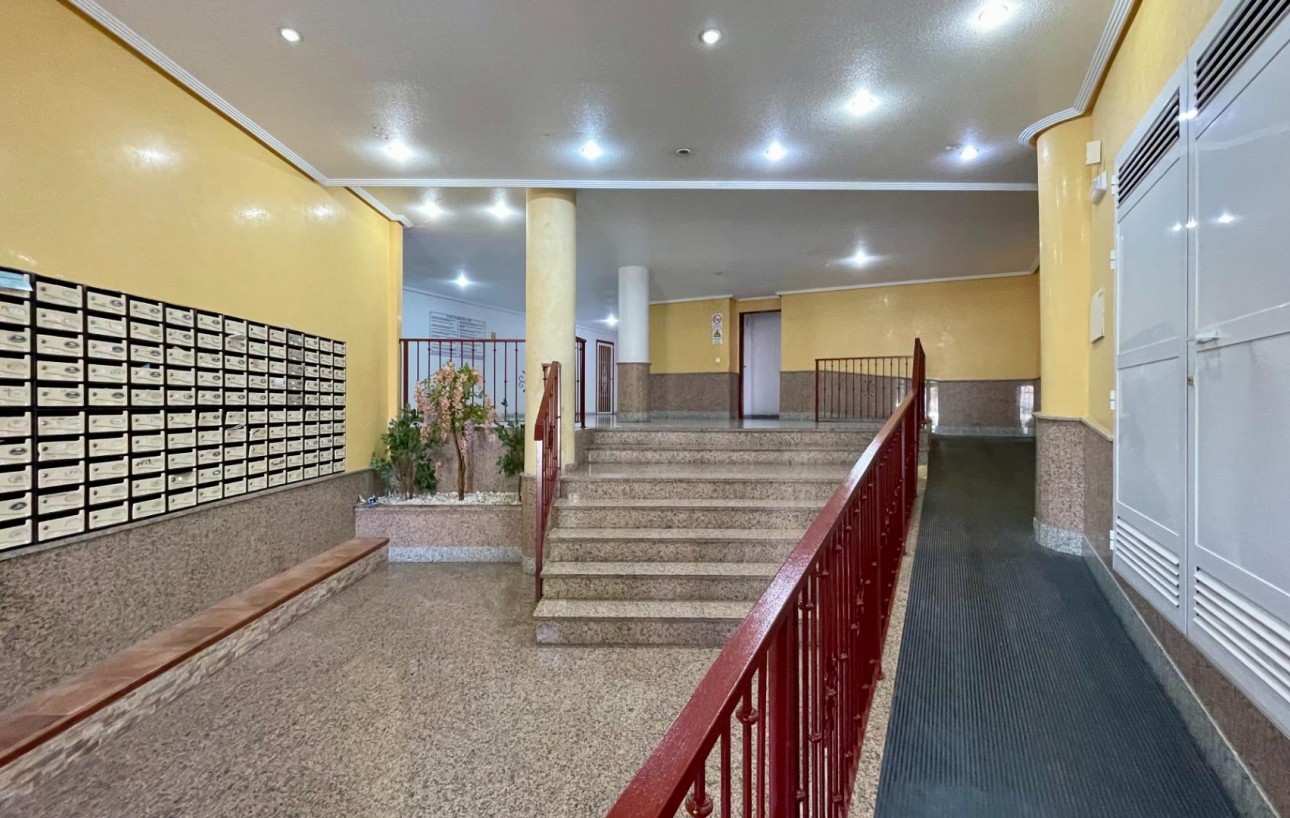 Resale - Piso - Torrevieja - Centro